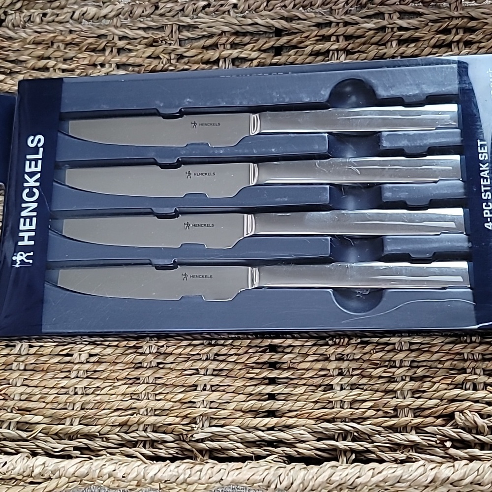 Henckels steak knife 4 piece set nwt new with tags